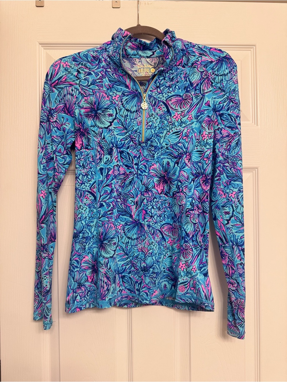Lilly Pulitzer Luxletic Quarter-Zip Pullover – Shells N Bells – Size Small